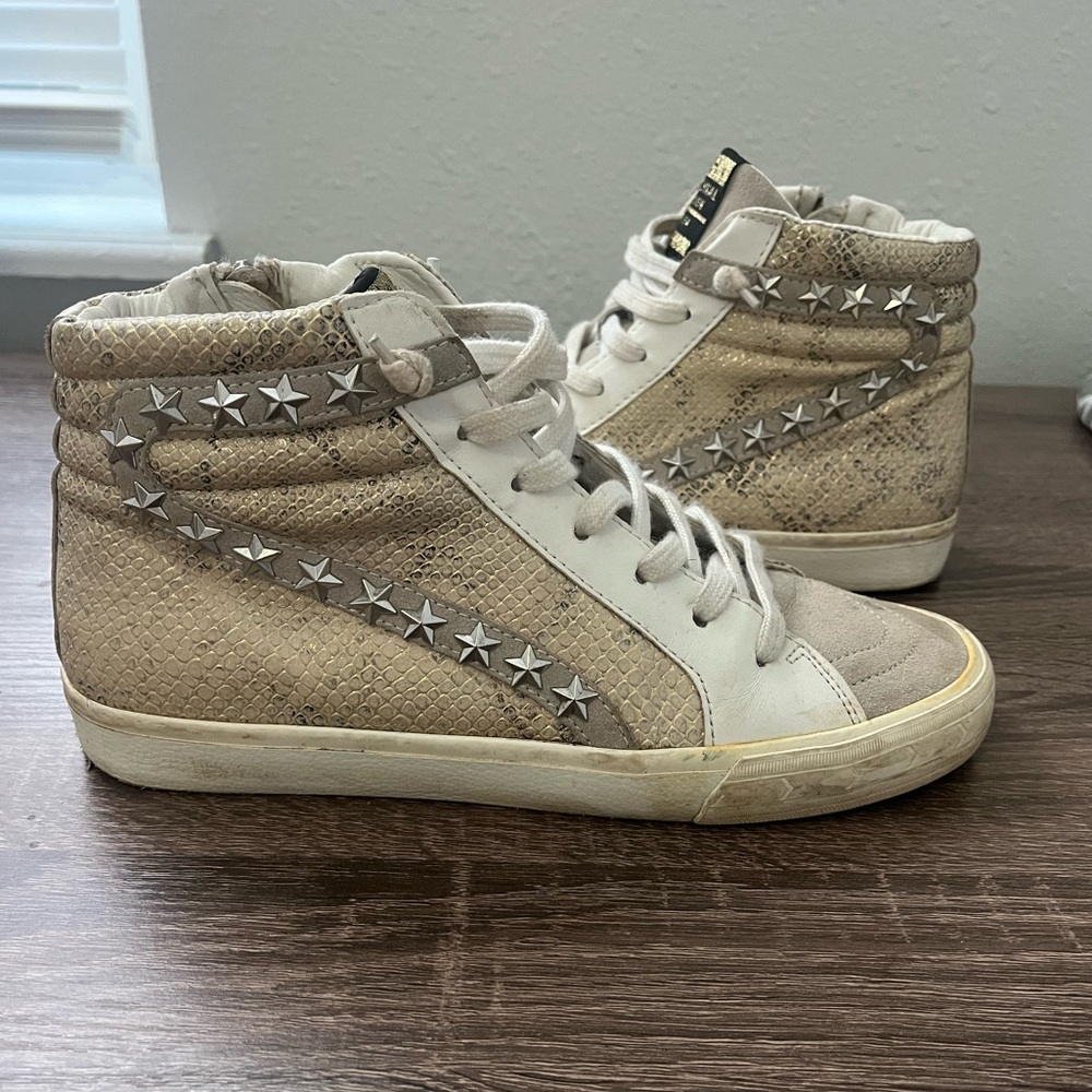 Vintage Havana White and Tan Star Sneakers - Picture 6 of 7